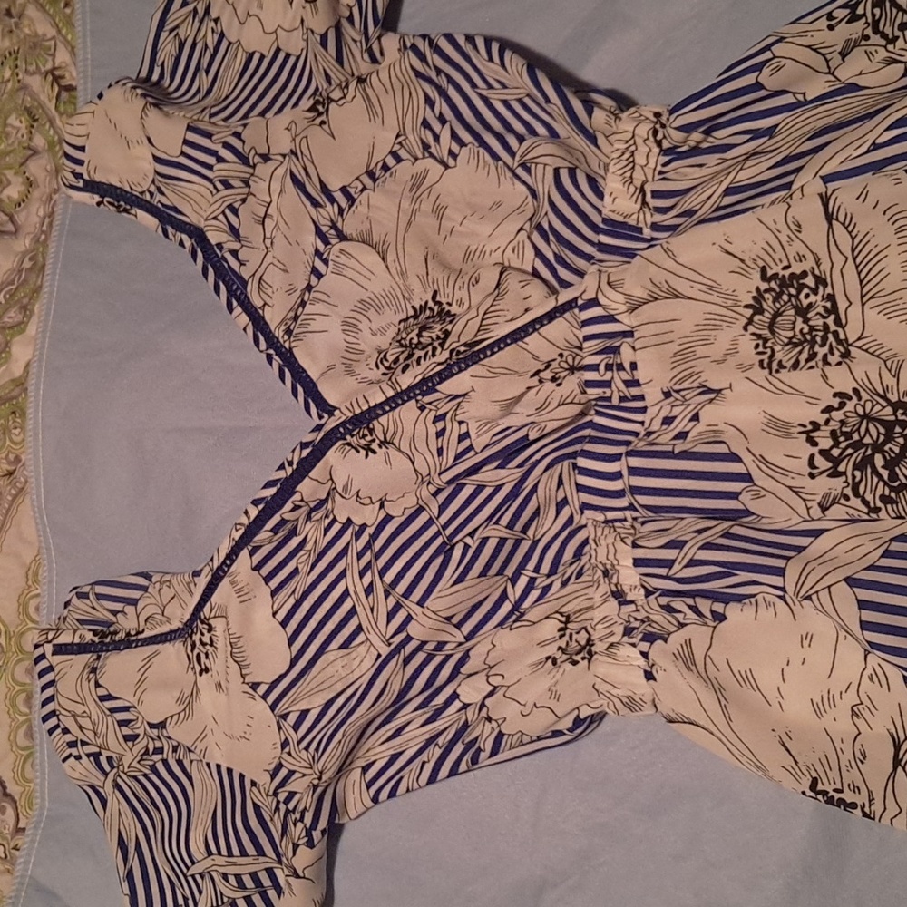 Jumper - Picture 2 of 4